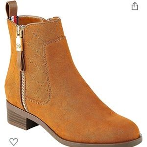 🍁NWOT Tommy Hilfiger Patron Chelsea Booties